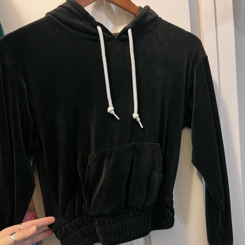 Velvet cropped hoodie
